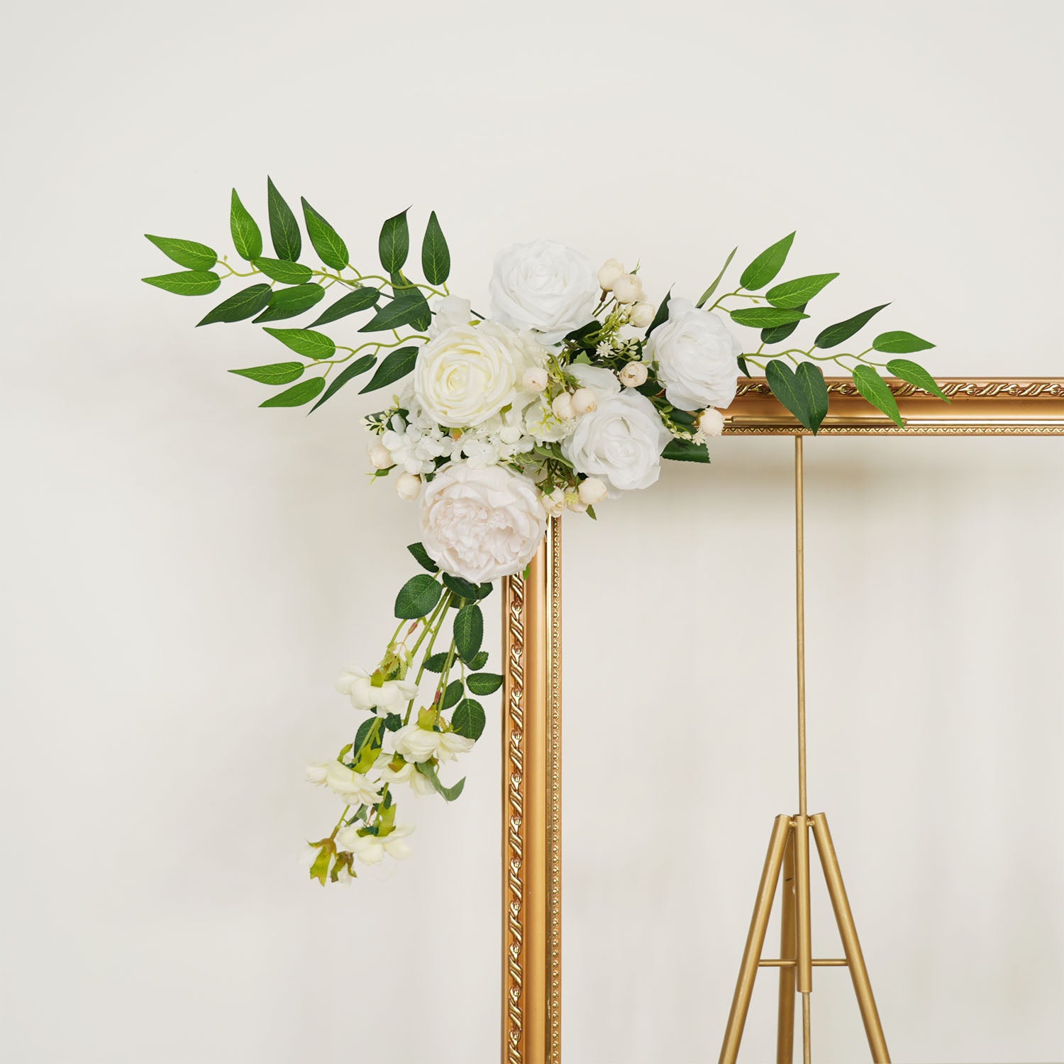 White Rose With Green Wedding Round Arch Decor Figure 8